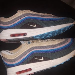 Sean Wortherspoon Nikey shoes